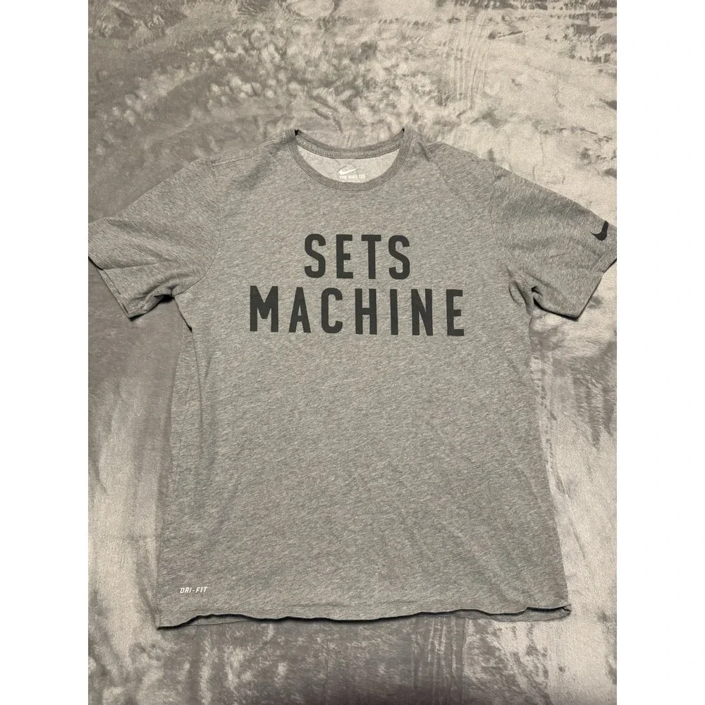 Nike T-Shirt Mens Large Gray Sets Machine Dri Fit Athletic Workout Tee